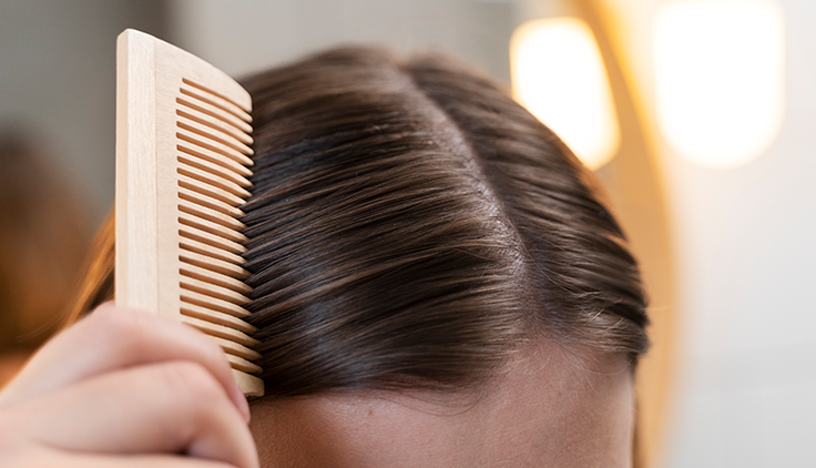 cuero cabelludo de una mujer